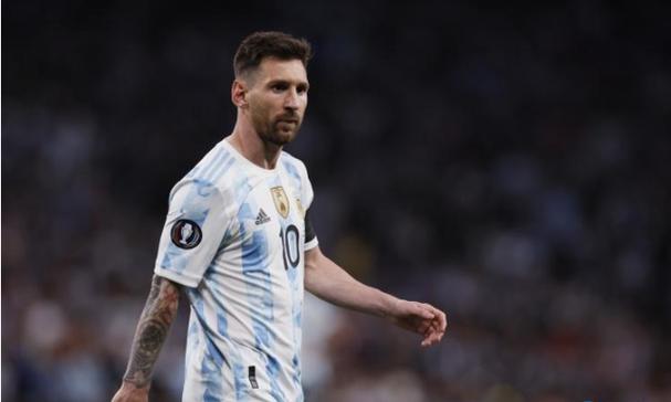 【DeepSeek谈艺】陈明华·油画 | 笔触沉静而热烈，尽情地宣泄着内心炽热的激情